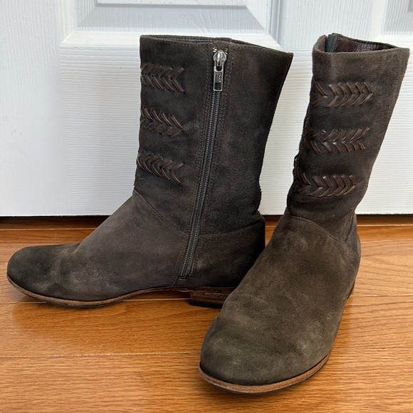 UGG 3182 Cailyn Chevron Grey Suede Distressed Boots sz 7.5 - Picture 3 of 13